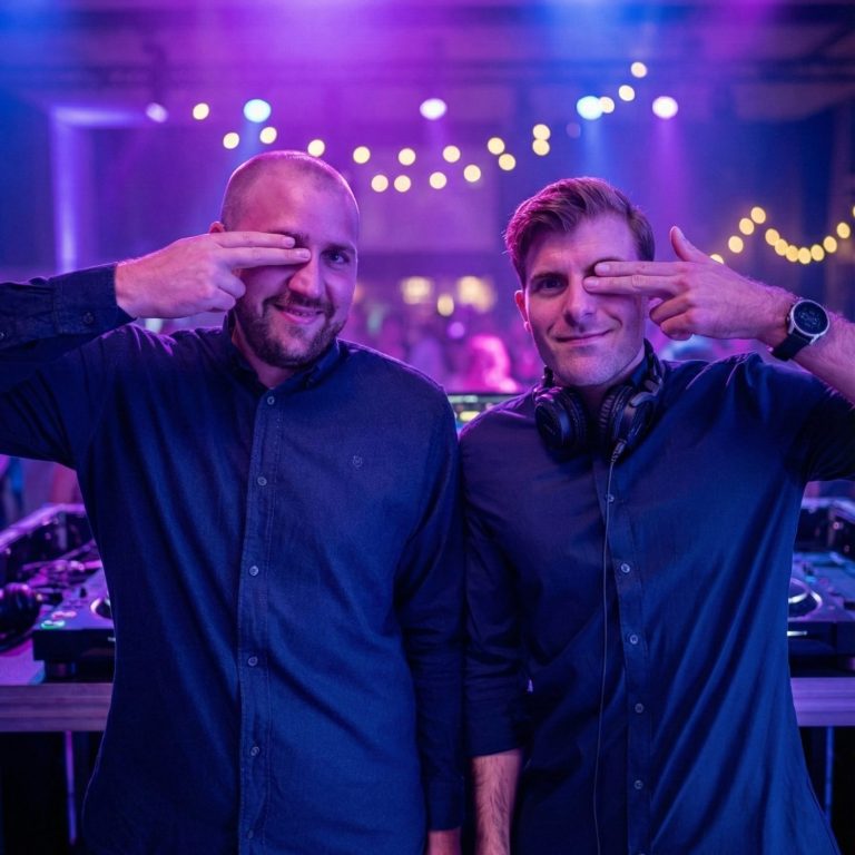 Die Blacklight DJs – DJ-Duo aus Aschaffenburg und Frankfurt für Hochzeiten, Events und Partys im Rhein-Main-Gebiet